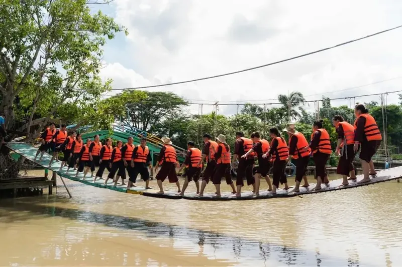 Team Balancing Bridge